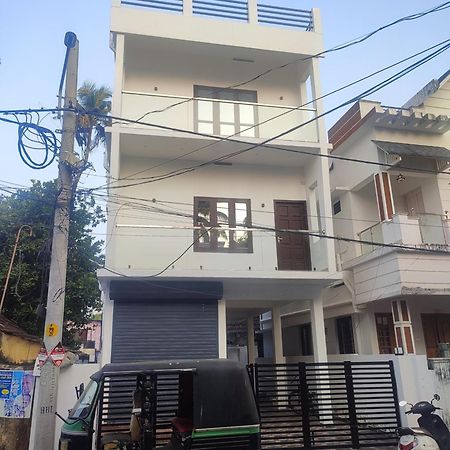 Alam Homestay Kochi Esterno foto