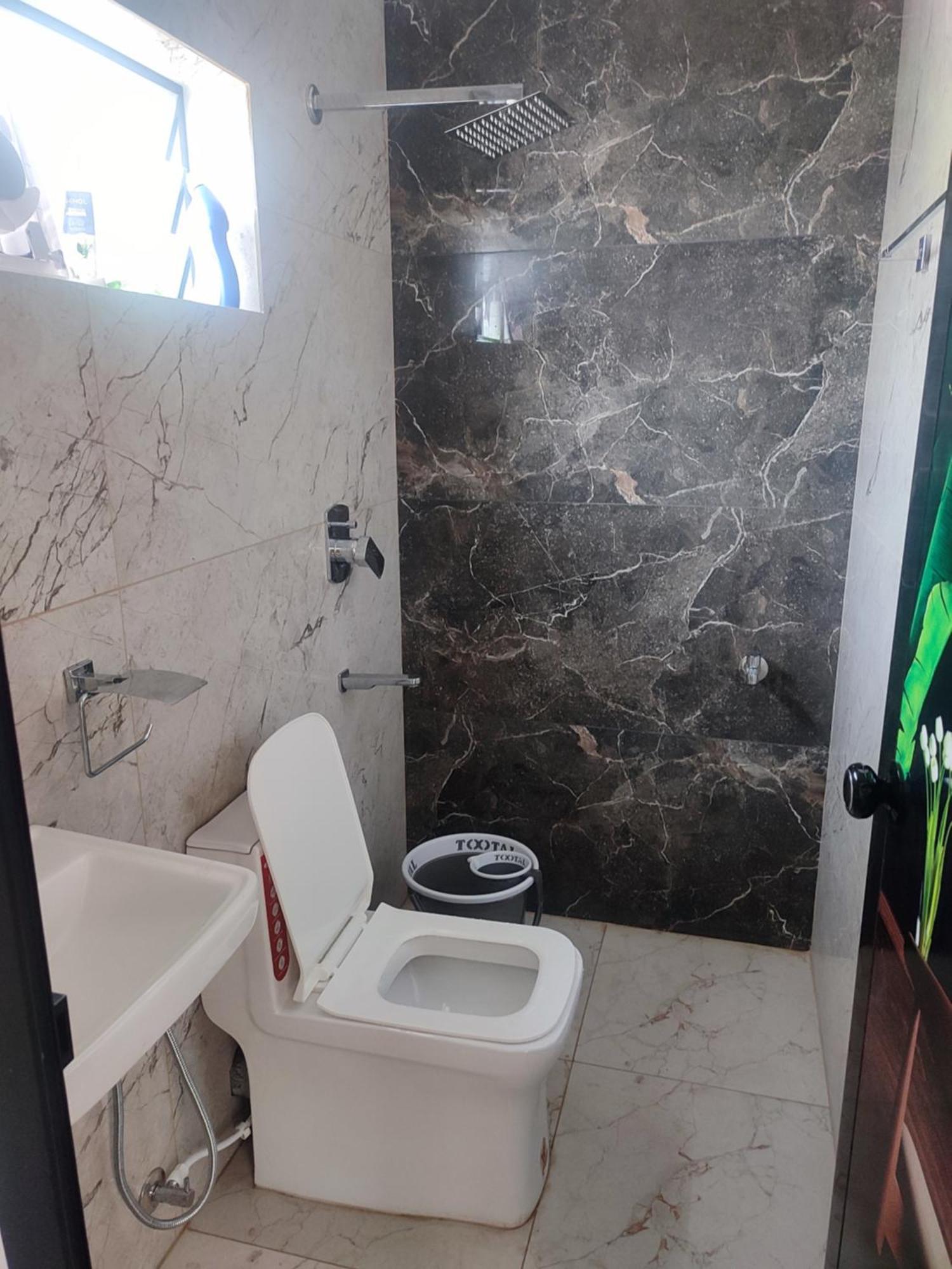 Alam Homestay Kochi Esterno foto