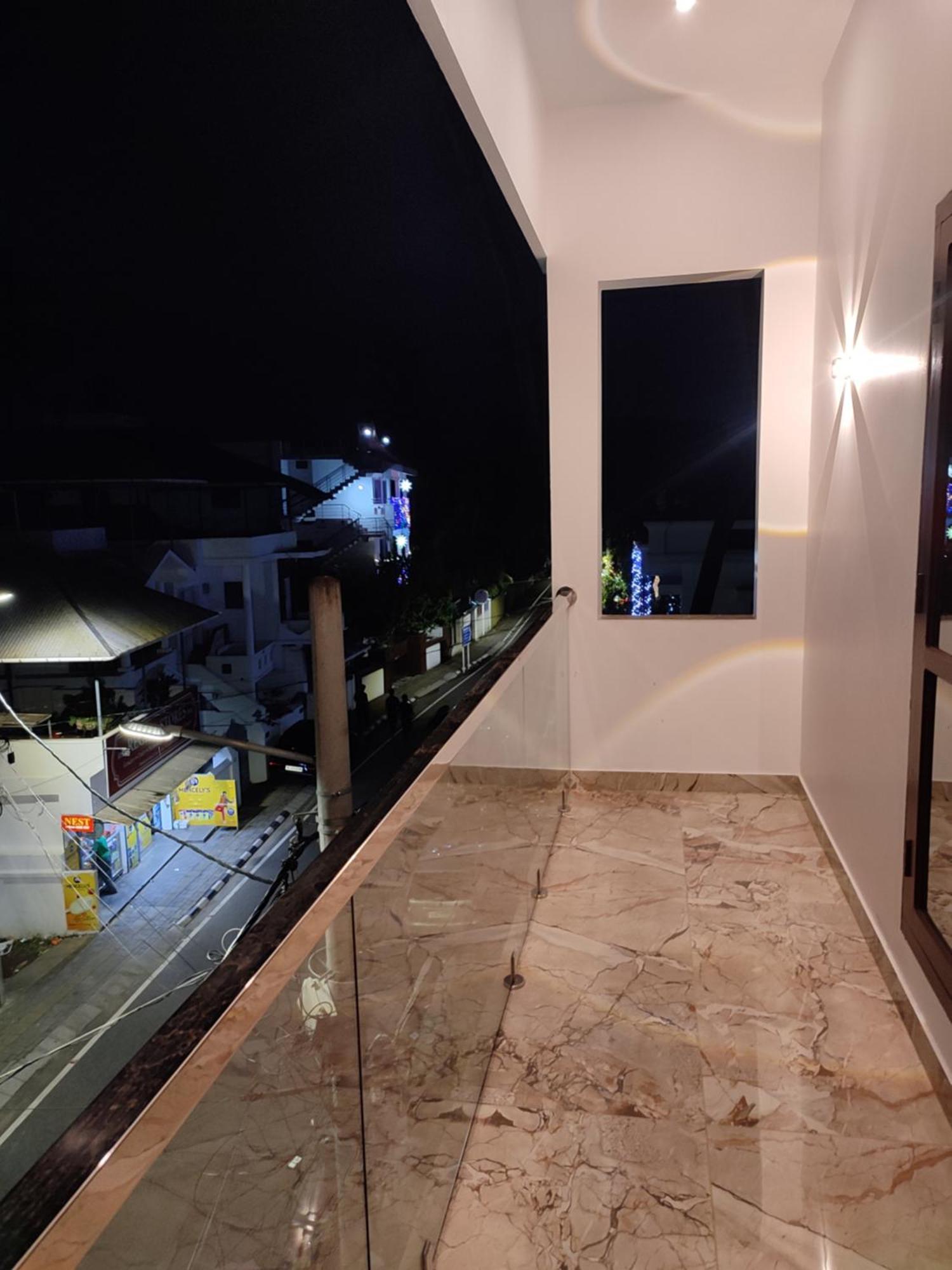 Alam Homestay Kochi Esterno foto